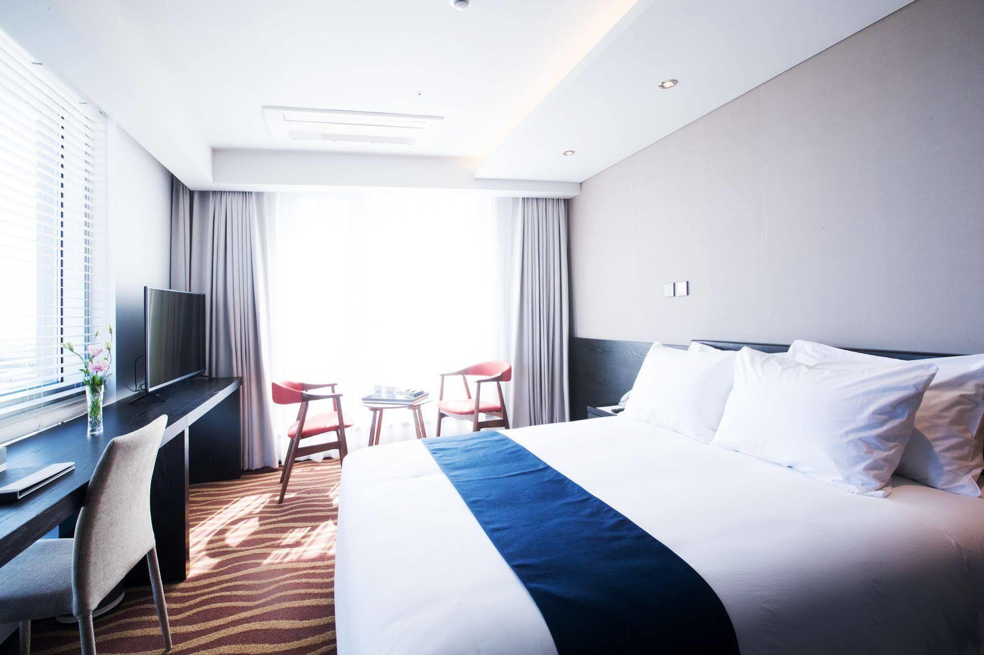 Gloucester Hotel Jeju Dış mekan fotoğraf
